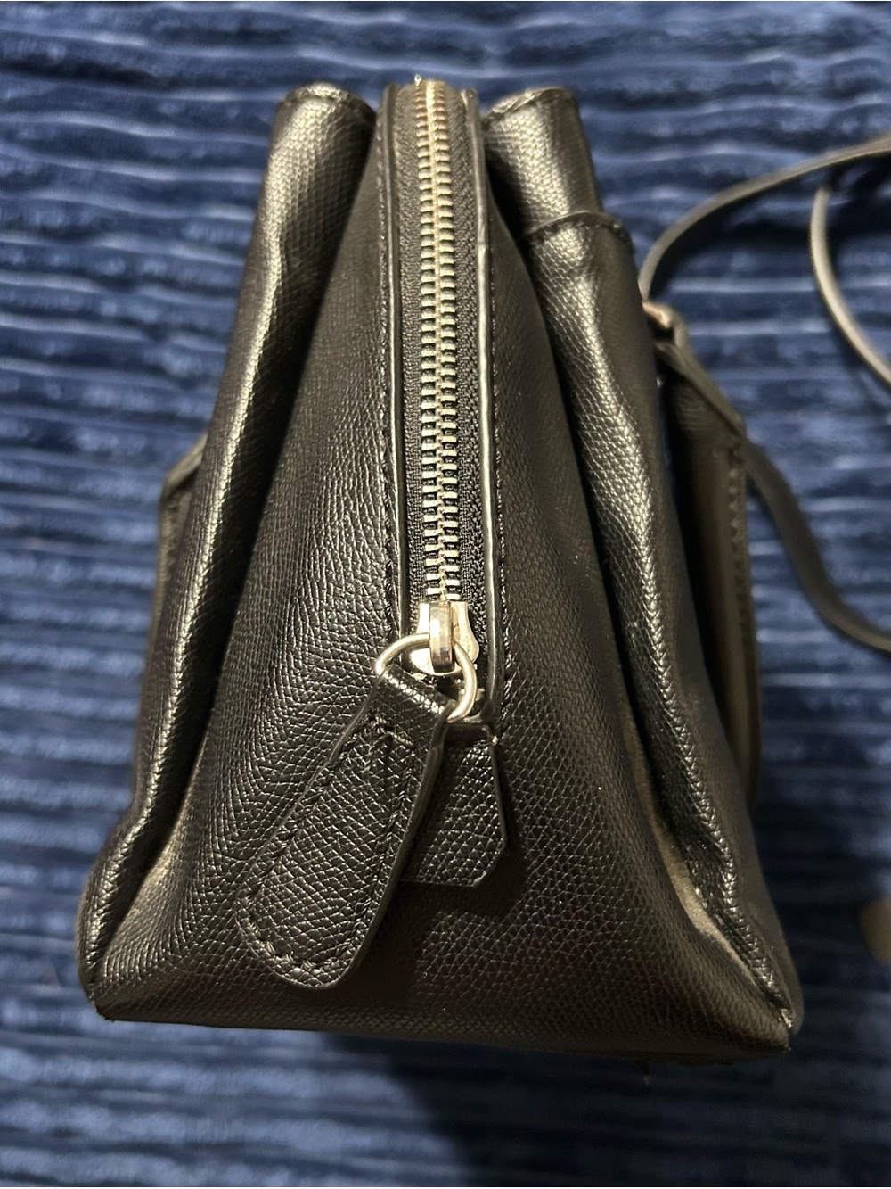 Guess - Black Satchel w/ Bow Charm - Picture 12 of 15